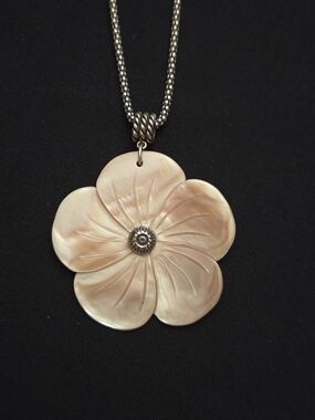 Michael Dawkins 925 Sterling Silver Carved Mother of Pearl Flower Necklace